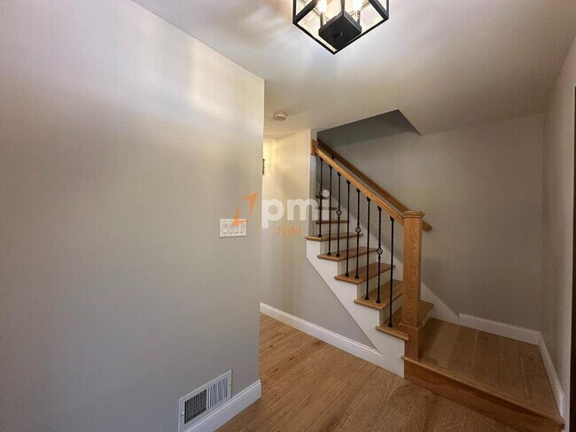 Foto del edificio - 9604 Walnut Dr