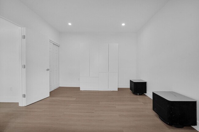 Foto del edificio - 19 NE 48th St