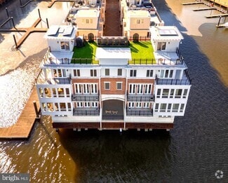 Building Photo - 622 Ponte Villas N