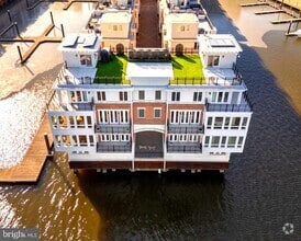 Building Photo - 622 Ponte Villas N