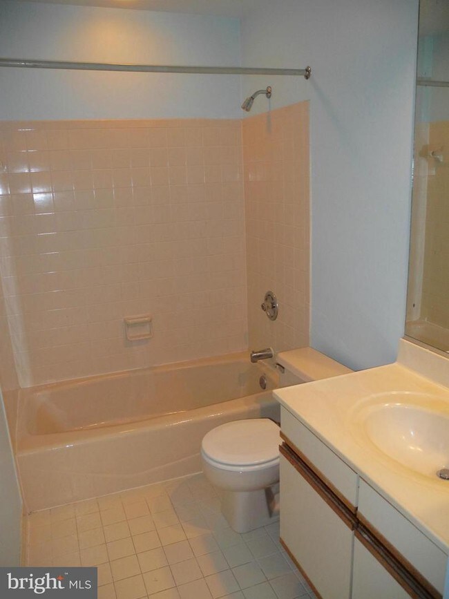 Building Photo - 507 Nightingale Ct