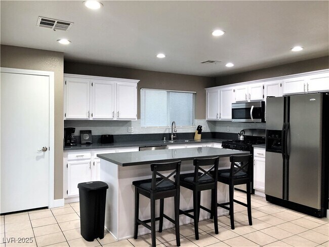 Foto del edificio - 5544 Donaldson Ct