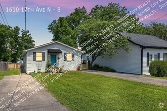Building Photo - 1610 17th Ave N