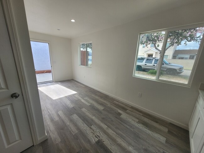 Building Photo - 15406 Longworth Ave