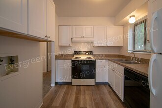 Building Photo - 211 N Shields St