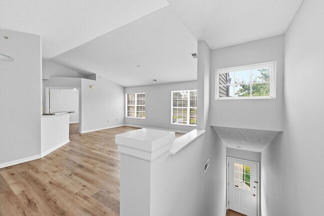 Foto del edificio - 6823 Cloudscape Way