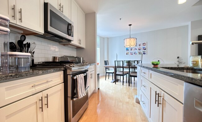 Building Photo - 1601 Beacon St