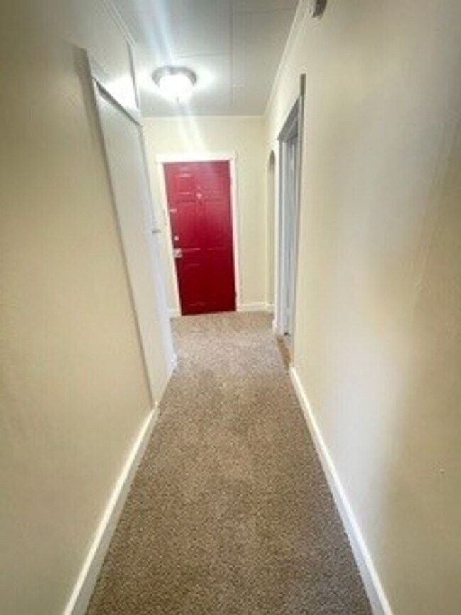Foto del edificio - 6605 O&#39;Donnell Street