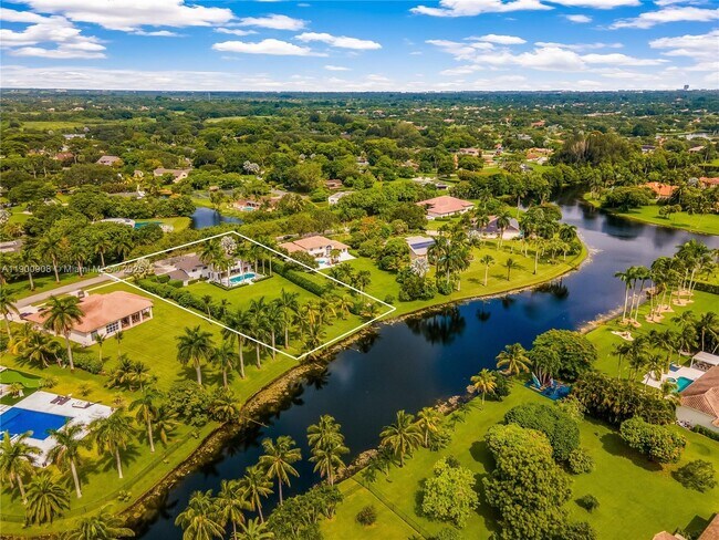 Foto del edificio - 4242 SW 107th Way