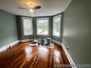 Building Photo - 55 Park Dr