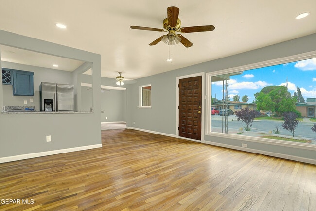 Building Photo - 4309 Mobile Ave