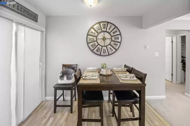 Foto del edificio - 22426 N 5th St