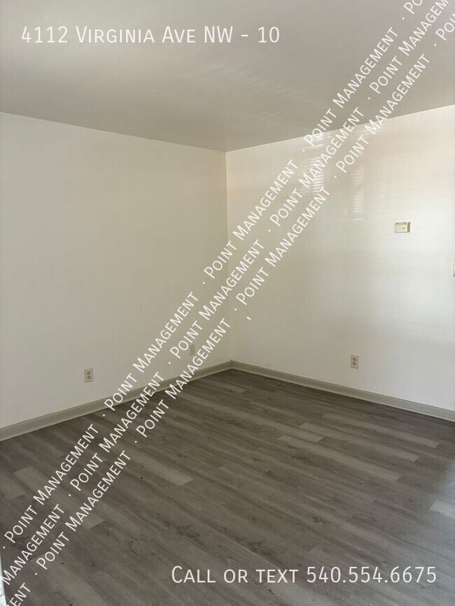 Foto del edificio - 4112 Virginia Ave NW