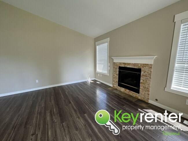 Building Photo - Gorgeous 3Bed/2Bath Tacoma Gem!