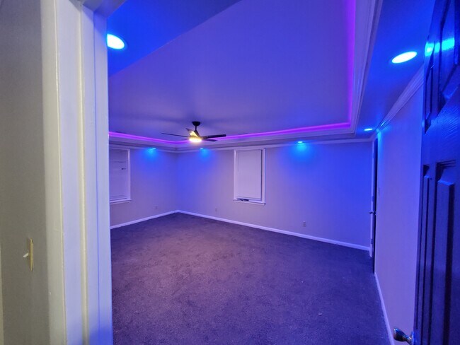 MASTER BEDROOM - 909 Ellis St