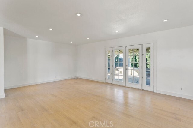 Foto del edificio - 15641 Mayflower Ln