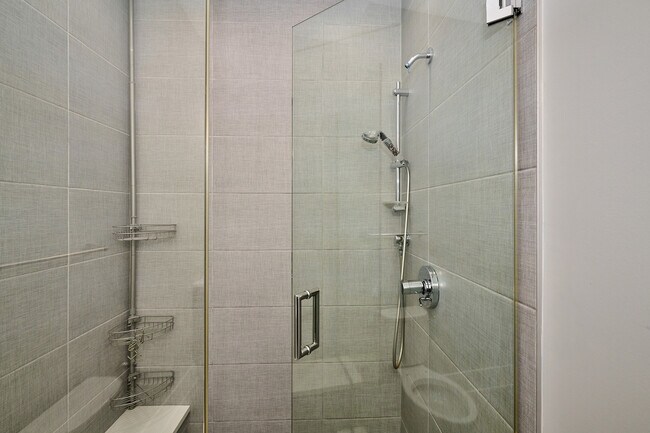 Building Photo - 1338 W Cullerton St