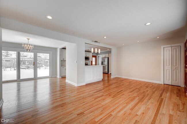 Building Photo - 5604 N Redwood Dr