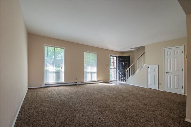 Building Photo - 719 Ferndale Ct