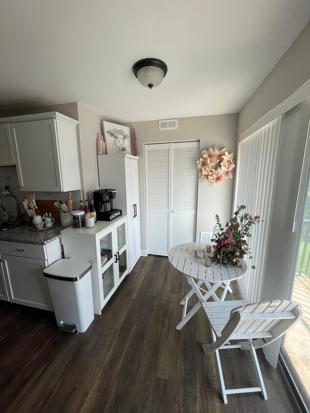 Kitchen - 1736 S Washington St