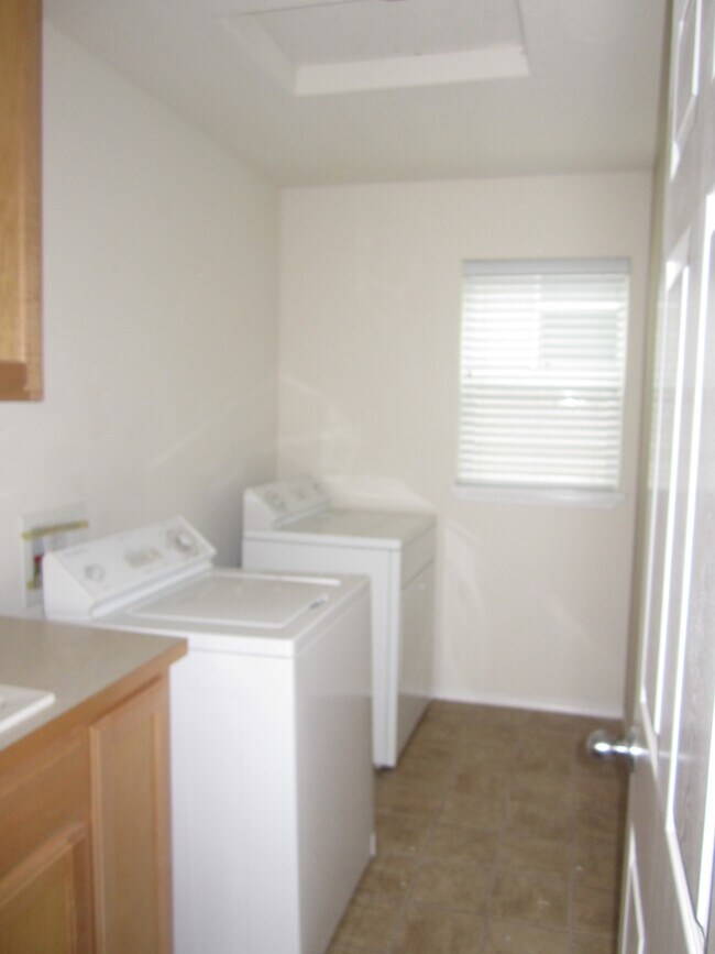 Foto del edificio - 124 NW Marshall Dr