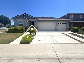 Building Photo - 9369 Sierra Creek Dr
