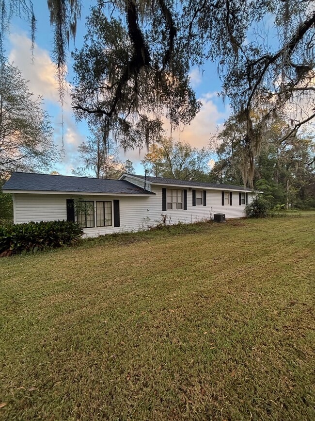 Foto del edificio - 12500 Holey Rd