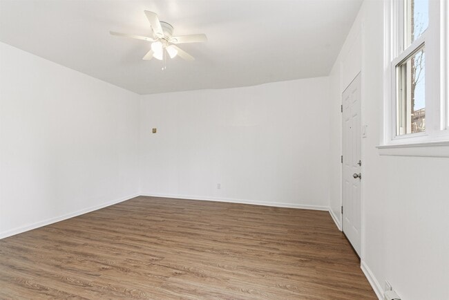 Foto del edificio - 303 43rd St