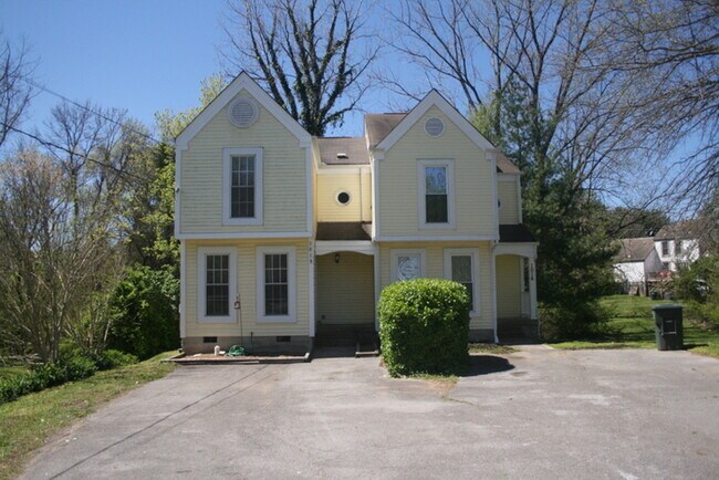 Building Photo - 1018 Rachels Square Dr