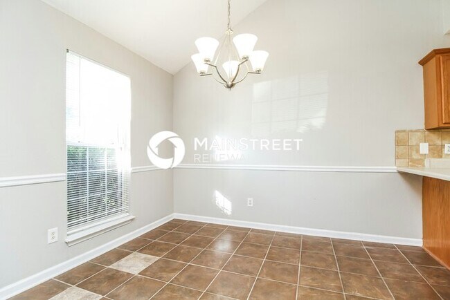 Foto del edificio - 3 Bedroom Pet-Friendly Home in La Vergne, TN with Main Street Renewal