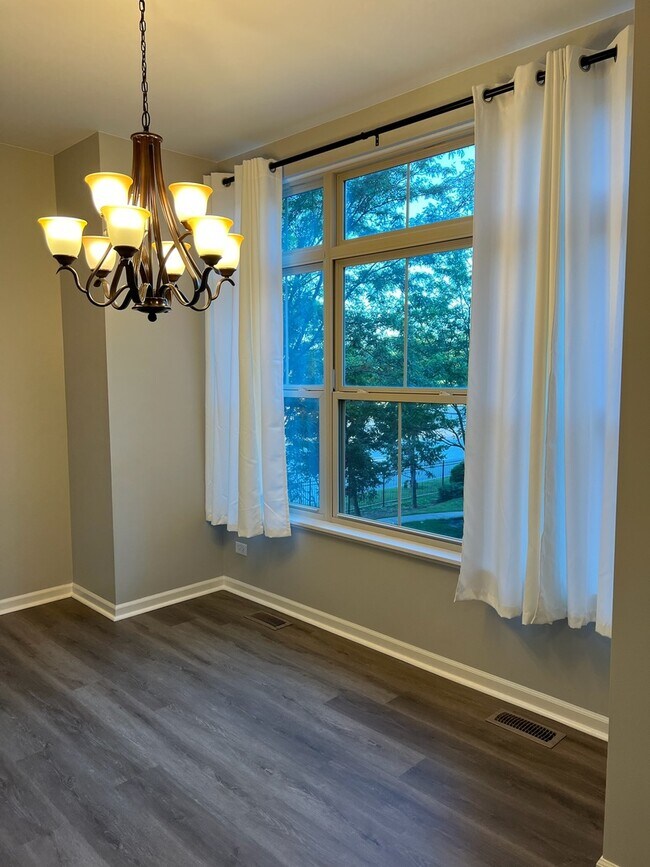 Foto del edificio - 705 Keystone Ln