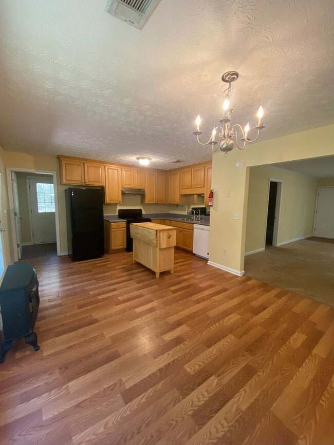 Building Photo - 1809 Azalea Dr