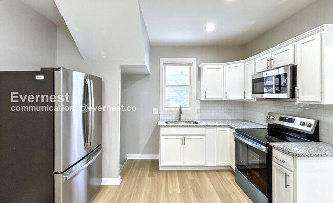 Foto del edificio - 2432 Steele Ave