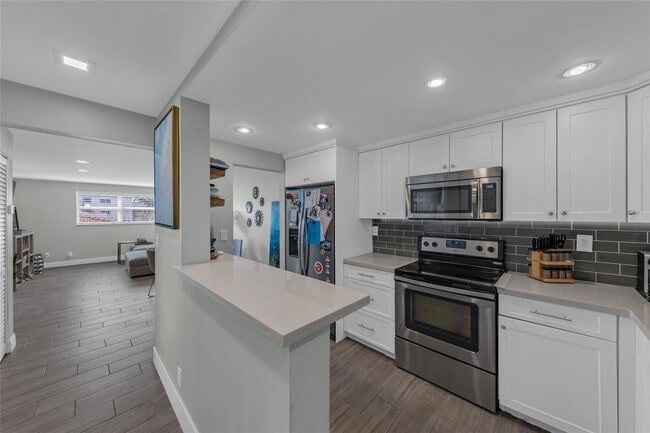 Photo - 611 NE 14th Ave Apartment