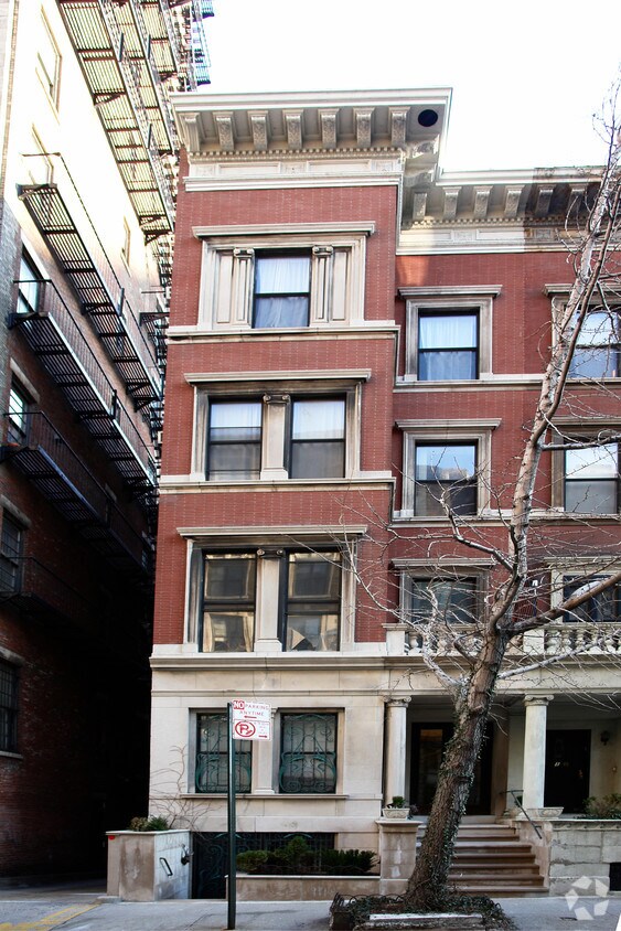 Foto del edificio - 351 W 71st St