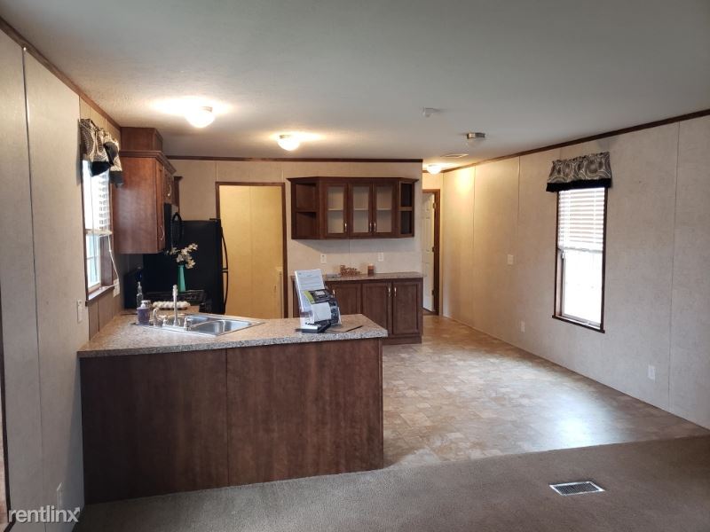 Building Photo - 2700 Eaton Rapids Rd