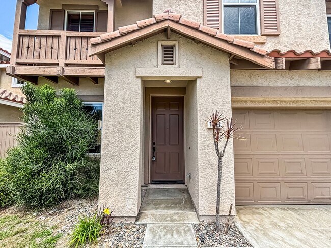 Foto del edificio - Beautiful 4BD/2.5BA House in Eastlake W/ O...
