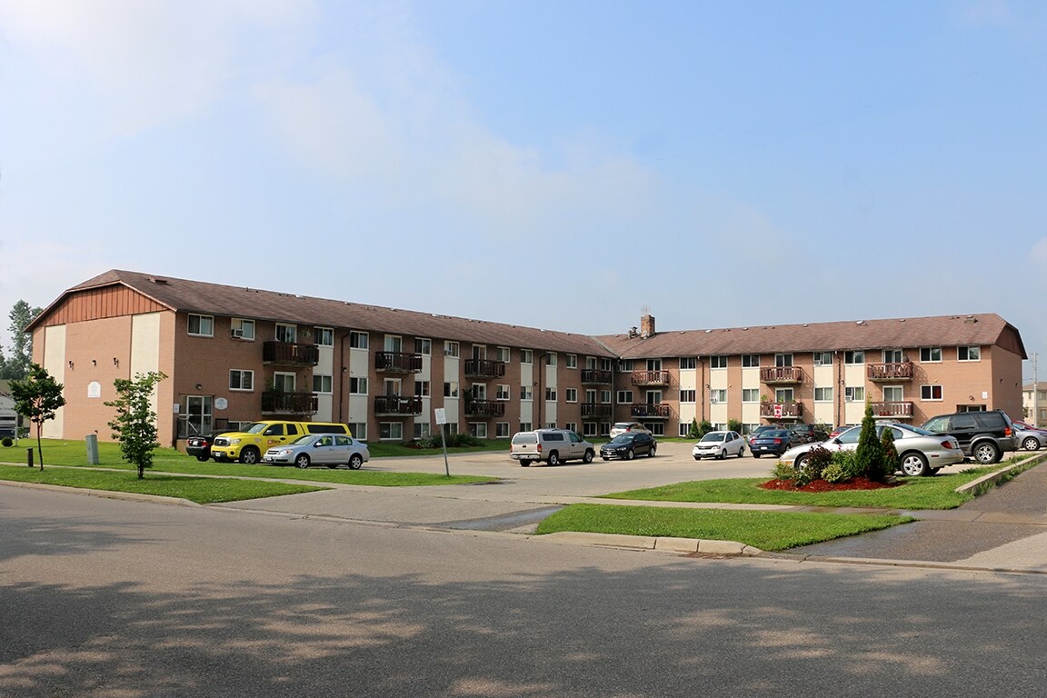 Primary Photo - Hincks Street Apartments