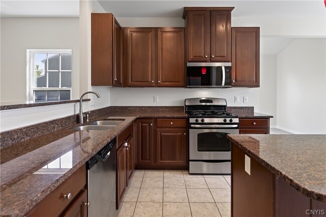 Building Photo - 101 Rising Crest Cir