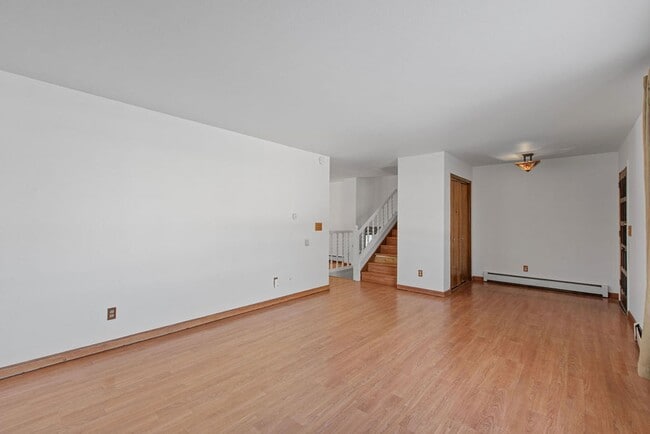 Building Photo - Great 5 Bedroom 3 Bath Home in Central Fort Collins