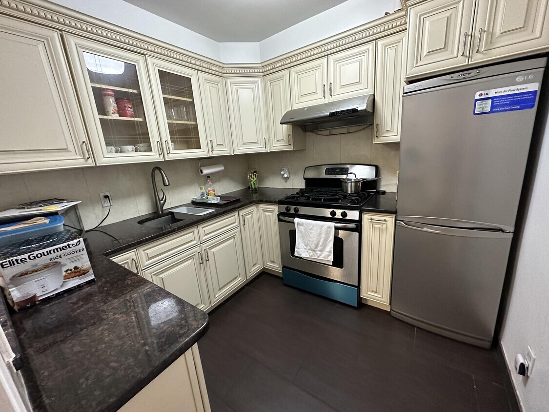 4125 Kissena Blvd Unit 2C, Queens, NY 11355 Room for Rent in Queens