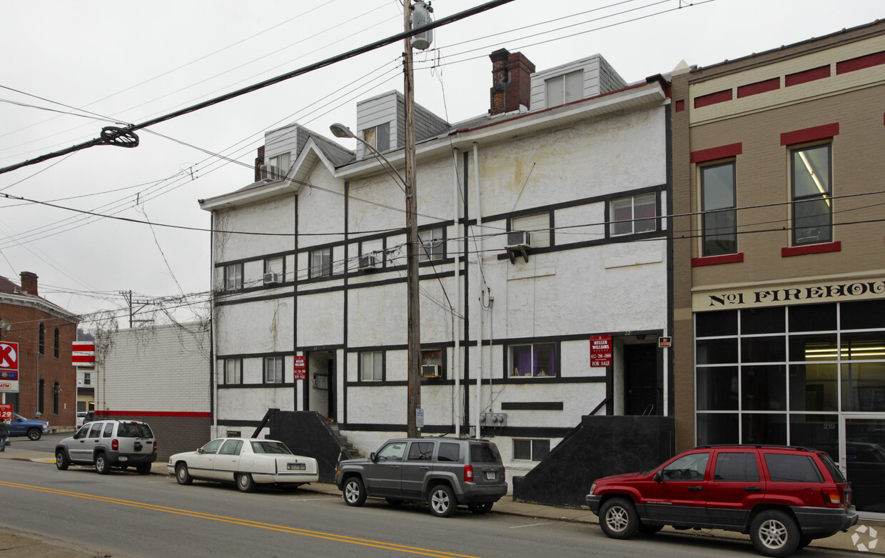 Building Photo - 221-223 N Main St