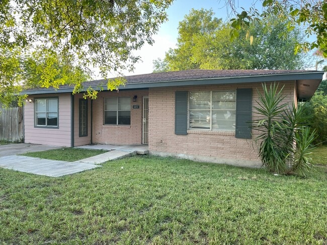 Wheelchair assessable home - 601 E Williamson Ave
