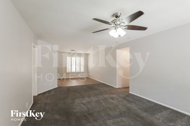 Building Photo - 1357 W Sells Dr