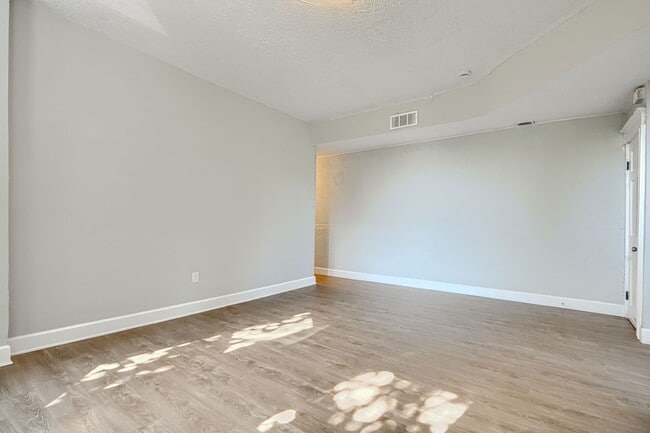 Building Photo - 2800 Harford Rd