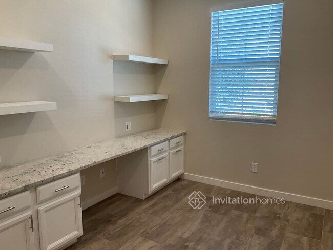 Foto del edificio - 2351 W Jessica Ln
