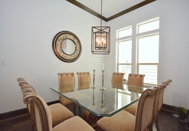 Building Photo - 6501 Minola St