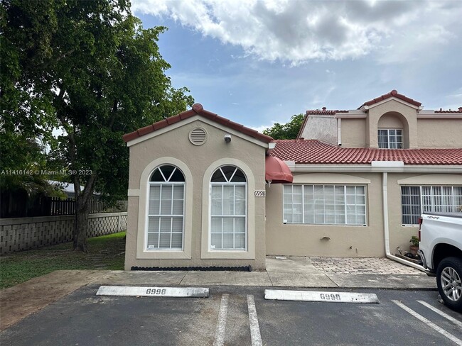 Building Photo - 6998 NW 166 Terrace
