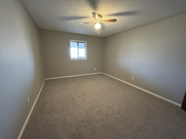 Building Photo - 315 S 7th St