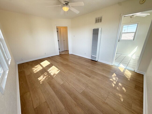 Foto del edificio - 1 Bed/1 Bath Upper Level Condo For Rent in Colina Del Sol!